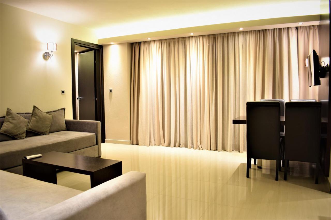 Mike Hotel & Apartments Maleme Buitenkant foto