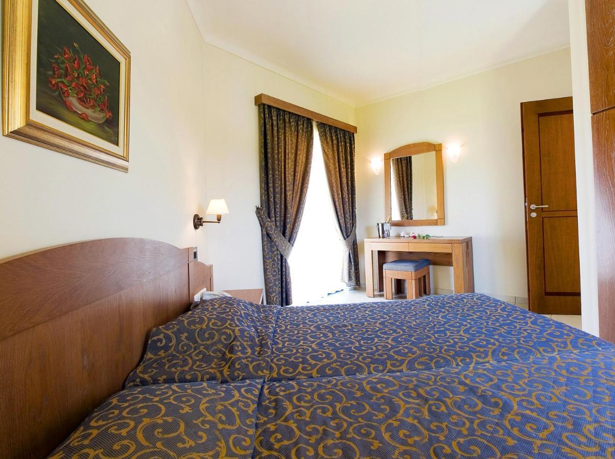 Mike Hotel & Apartments Maleme Buitenkant foto