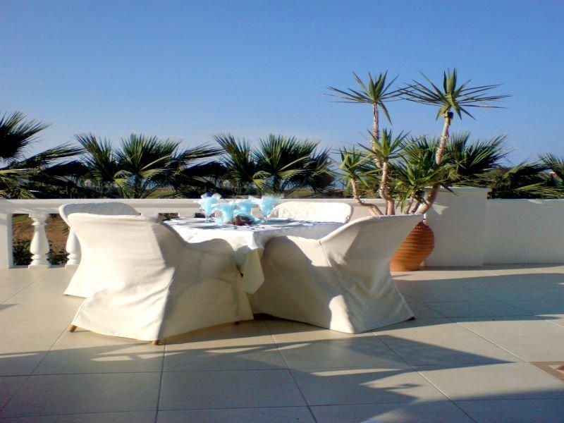 Mike Hotel & Apartments Maleme Buitenkant foto